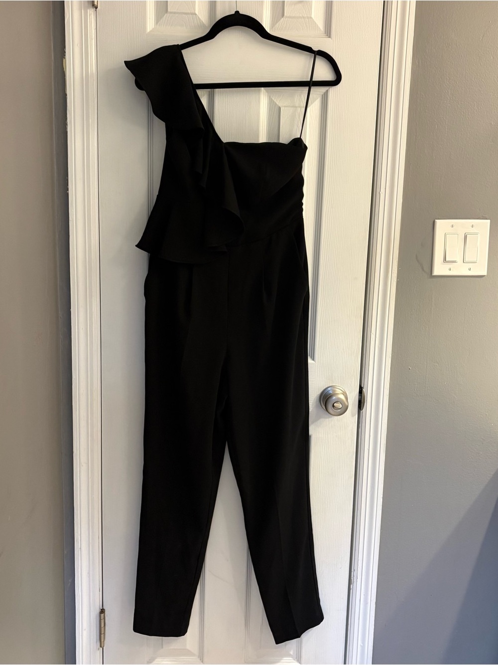 Ladies CeCe Black One Shoulder Ruffle Pants Jumpsuit Size 2.